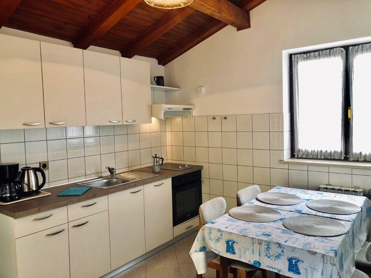Apartments Petricic With Swimming Pool อิตชิชี ภายนอก รูปภาพ